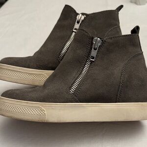 Women’s Steve Madden Suede High-Top Sneakers or ankle boots size 7.5 grey